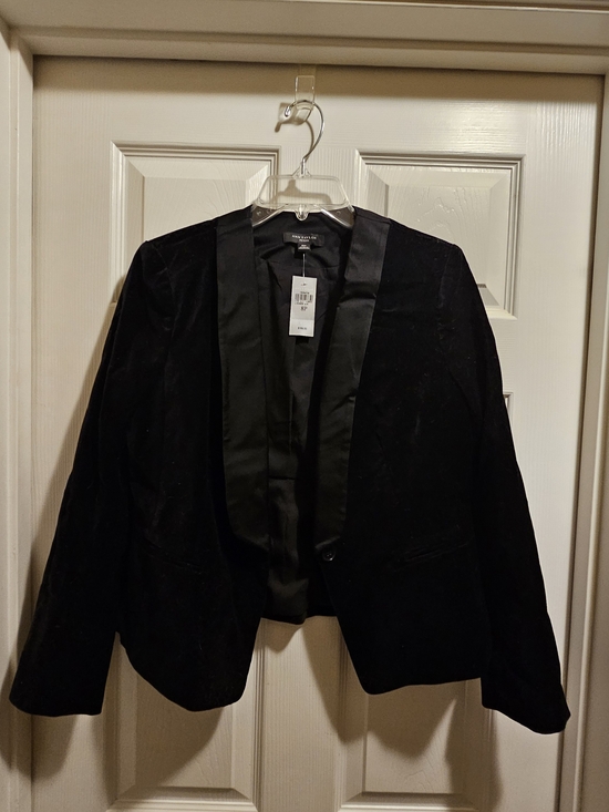 Ann Taylor Jackets & Blazers - Ann Taylor Black Velvet Blazer with Satin Lapel